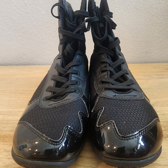 Venum Mens Elite Professional Boxing Shoes Sneakers Mid Cut Lace Up Black Size 6 - Picture 7 of 13